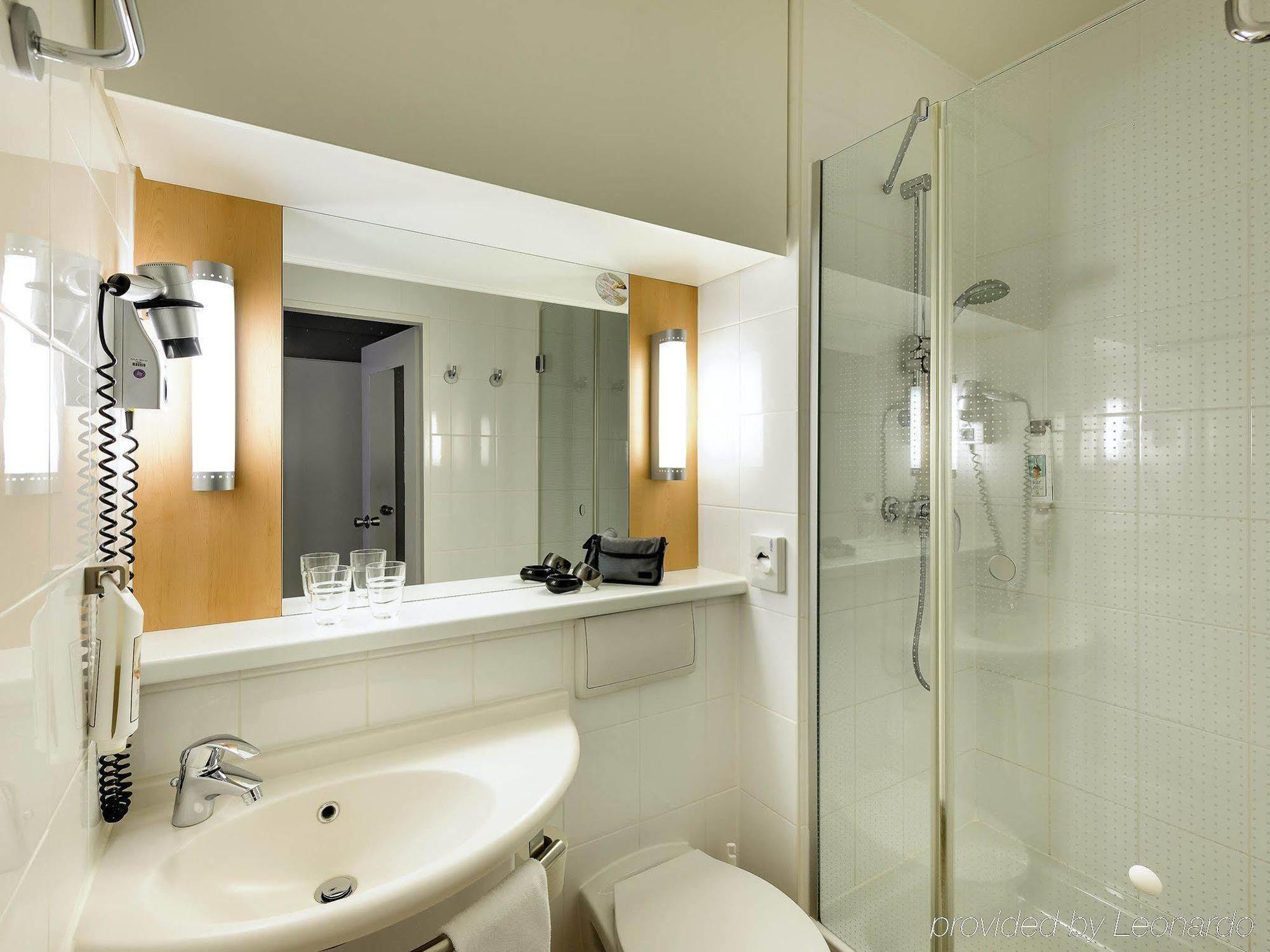 Hotel Ibis Augsburg Koenigsplatz Esterno foto